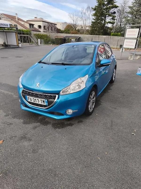 Utilisé 2013 Peugeot 208 Active Citadine | 5 750 € (Prix cher) - Image 1/4