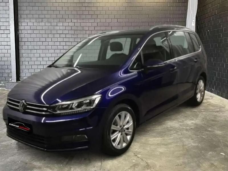 Bleu Occasion 2023 VW Touran Highline Monospace | 34 990 € (Prix assez cher) - Image 1/4