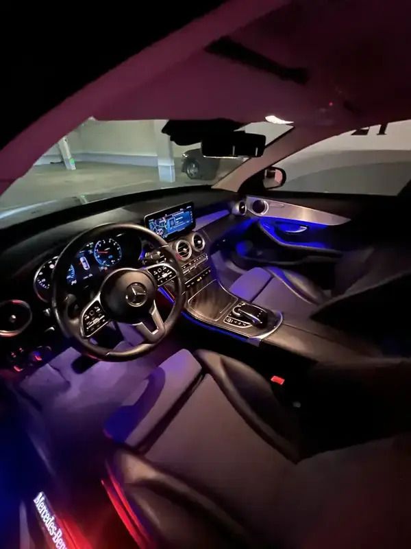 Utilisé 2020 Mercedes C300 Avantgarde Berline | 23 000 € (Prix juste) - Image 1/4