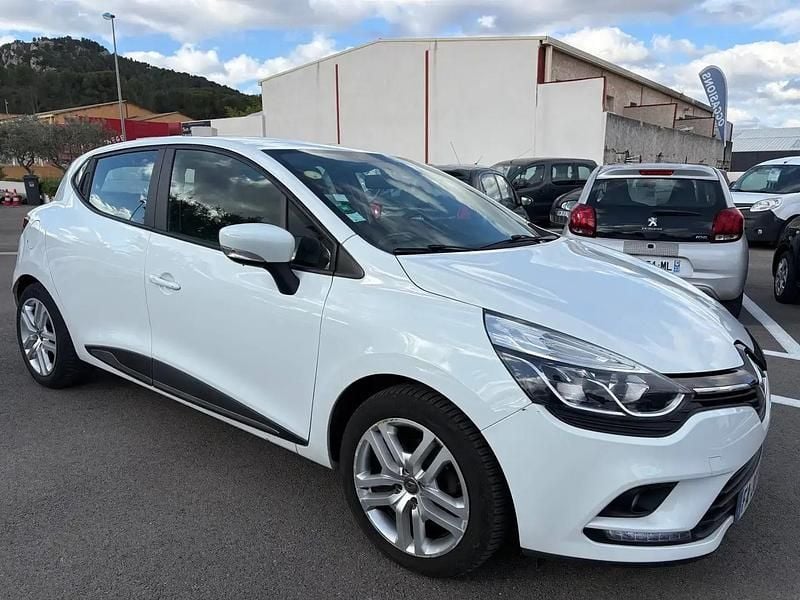 Blanc Occasion 2018 Renault Clio IV Business Berline | 10 990 € (Bon prix) - Image 1/4