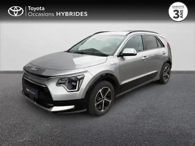 Gris cosmique Utilisé 2023 Kia Niro Premium SUV | 28 490 € - Image 1/4