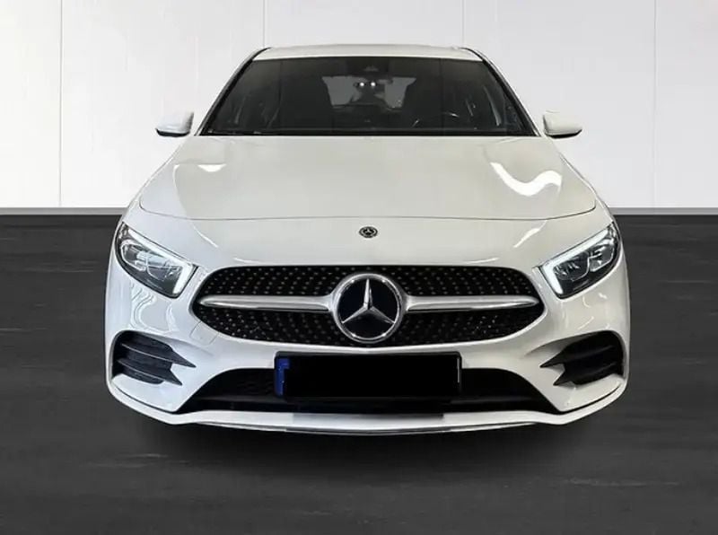 Blanc Utilisé 2020 Mercedes A180 AMG line Berline | 20 450 € (Bon prix) - Image 1/4