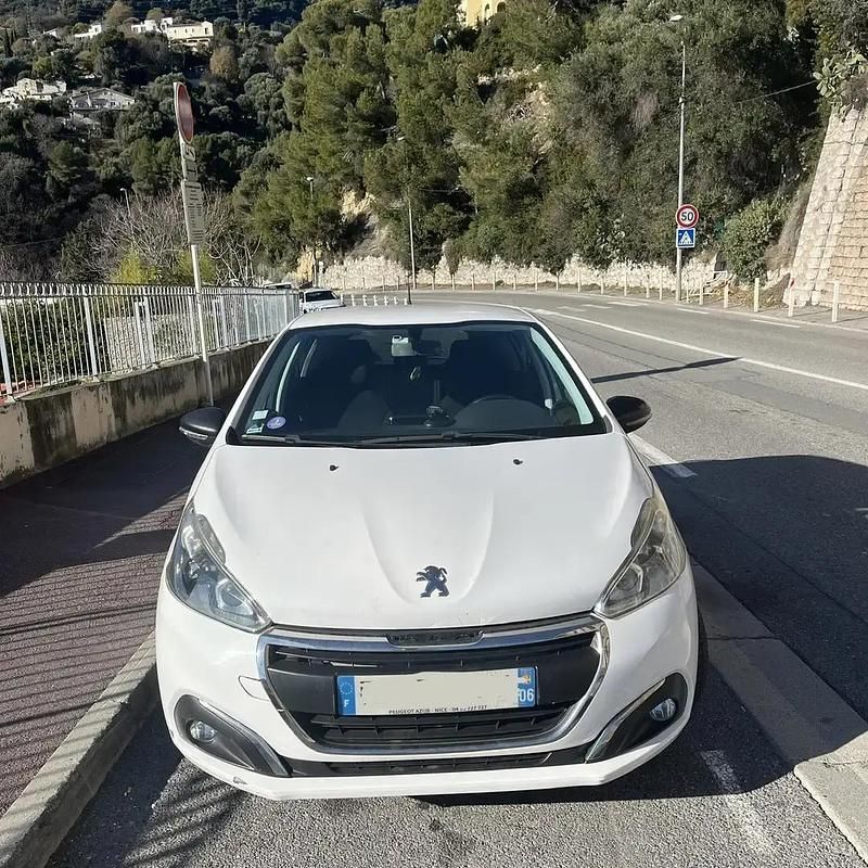 Occasion 2016 Peugeot 208 Style Citadine | 4 599 € (Super prix) - Image 1/4