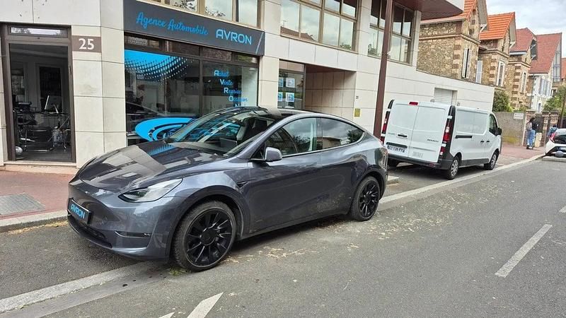 Gris Utilisé 2021 Tesla Model Y Long Range RWD SUV | 32 990 € (Prix cher) - Image 1/4