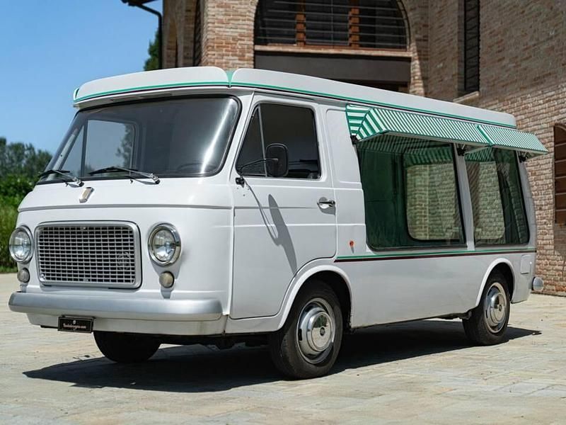 Blanc Utilisé 1976 Fiat 1500 | 39 000 € - Image 1/4