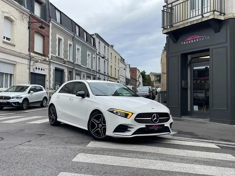 Blanc Utilisé 2022 Mercedes A180 AMG line Berline | 24 490 € (Prix juste) - Image 1/4