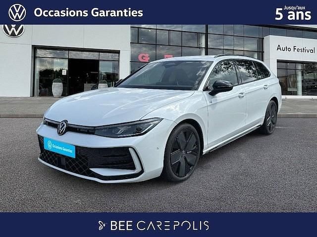 Utilisé 2024 VW Passat R-line | 43 980 € - Image 1/4