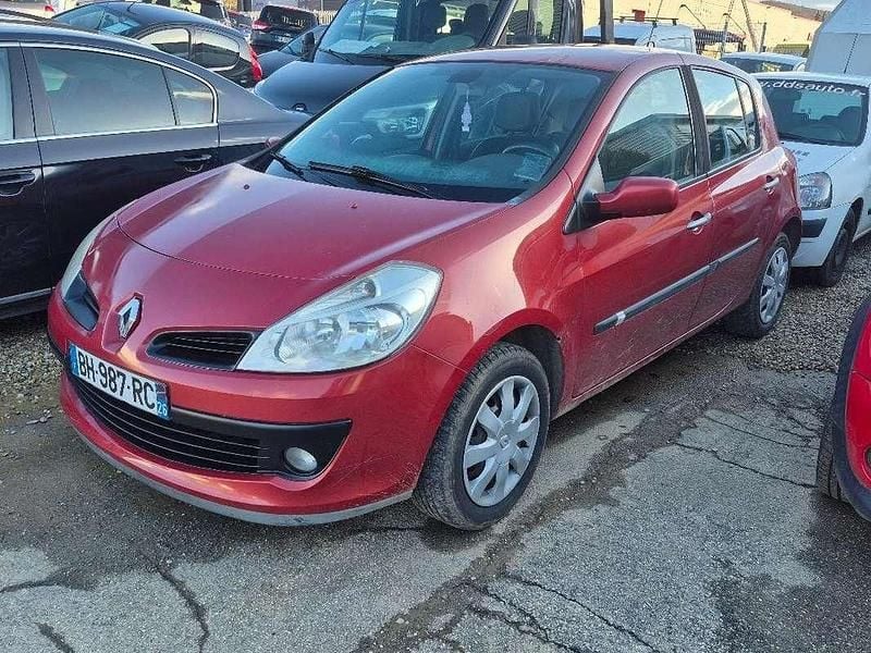 Occasion Renault Clio III 71 ch (52 kW) 2008 Rouge Citadine