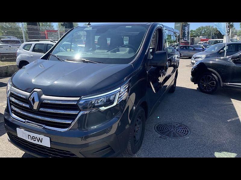 Gris Utilisé 2022 Renault Trafic Zen Van | 26 299 € (Prix cher) - Image 1/4