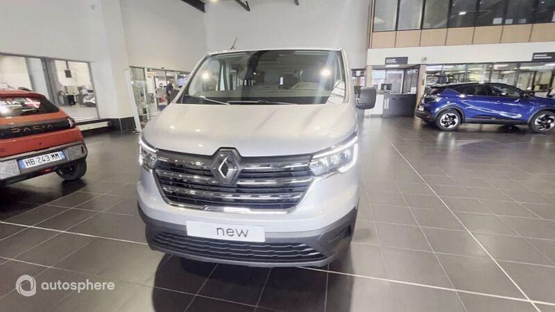 Gris Utilisé 2024 Renault Trafic Intens Van | 39 999 € (Prix juste) - Image 1/4