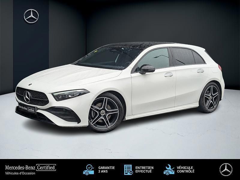 Blanc Utilisé 2024 Mercedes A180 AMG line Berline | 35 489 € (Prix assez cher) - Image 1/4