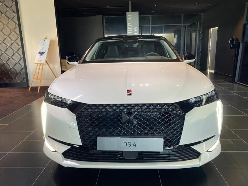 Nouvelle DS Automobiles DS4 Performance 131 ch (96 kW) 2025 Noir Berline