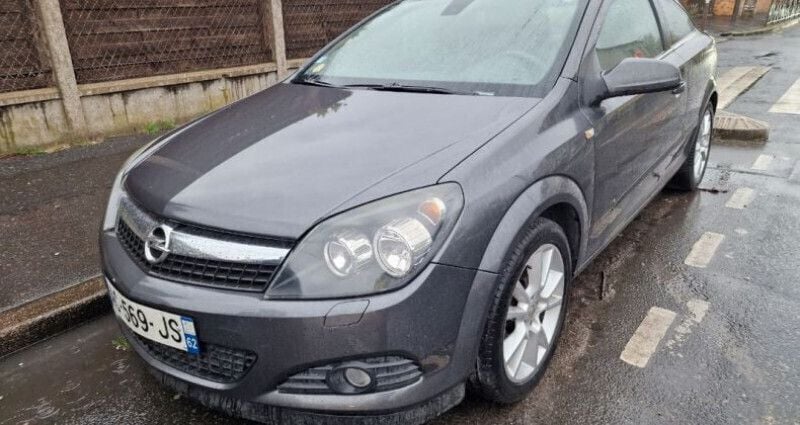 Utilisé 2009 Opel Astra GTC Berline | 4 450 € - Image 1/4