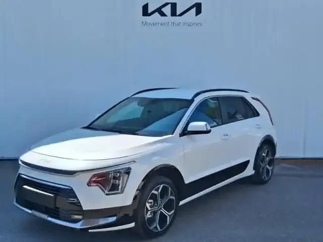 Blanc Occasion 2025 Kia Niro Premium SUV | 33 890 € (Prix assez cher) - Image 1/4