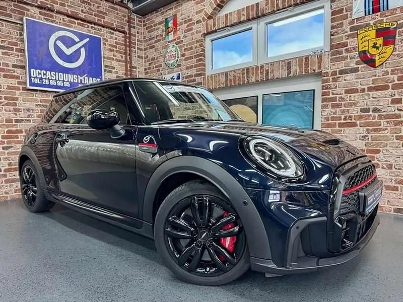 Bleu Occasion 2024 Mini Cooper Citadine | 37 870 € (Prix assez cher) - Image 1/4