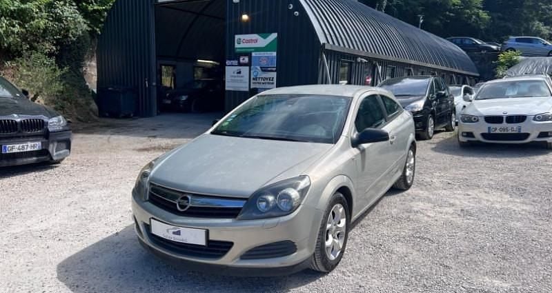 Utilisé 2005 Opel Astra GTC Berline | 4 500 € - Image 1/4