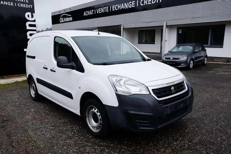 Blanc Occasion 2016 Peugeot Partner Monospace | 10 990 € (Prix cher) - Image 1/4