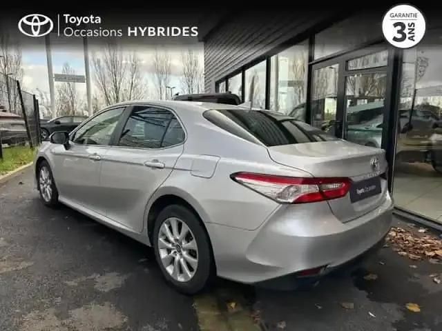 Occasion Toyota Camry 218 ch (160 kW) 2021 Gris aluminium métallisé Berline