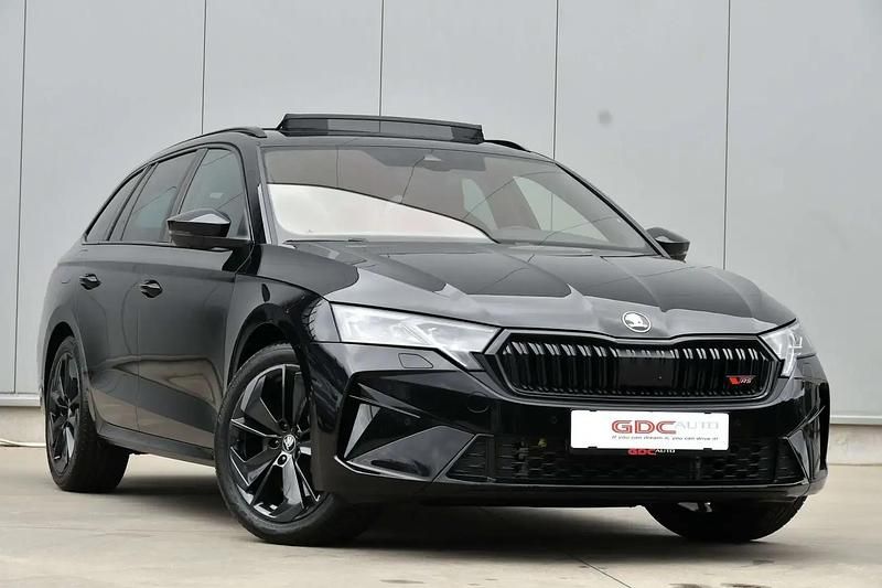 Noir Nouvelle 2025 Skoda Octavia RS Break | 44 999 € (Prix cher) - Image 1/4