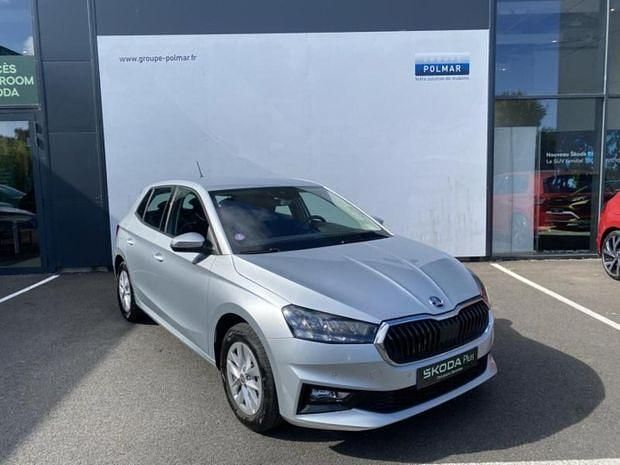 Gris Utilisé 2024 Skoda Fabia Selection | 17 990 € (Super prix) - Image 1/4