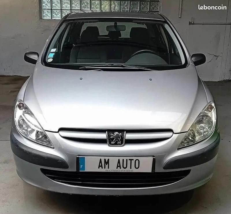 Gris Utilisé 2001 Peugeot 307 Citadine | 3 490 € - Image 1/4