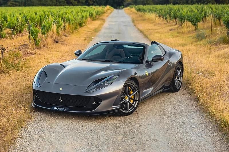 Gris Utilisé 2022 Ferrari 812 Cabriolet | 404 990 € - Image 1/4