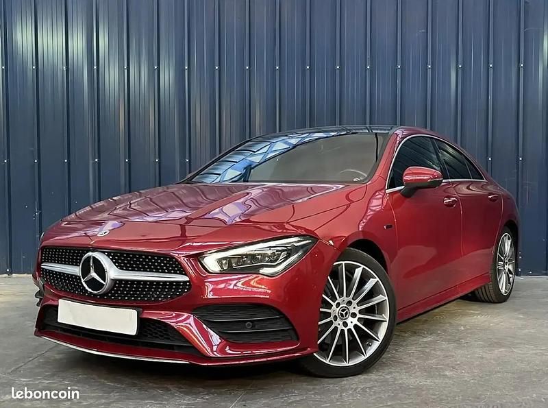 Rouge Utilisé 2020 Mercedes CLA250e AMG line Berline | 28 490 € - Image 1/4