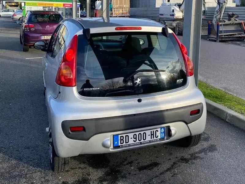 Image 2/4