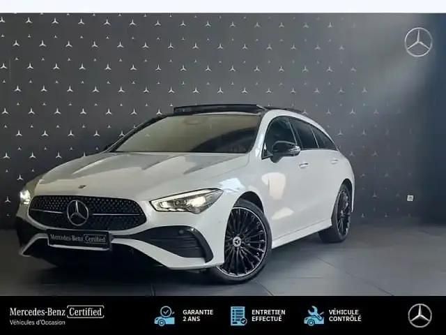 Blanc Utilisé 2024 Mercedes CLA250e AMG line Berline | 42 900 € - Image 1/4