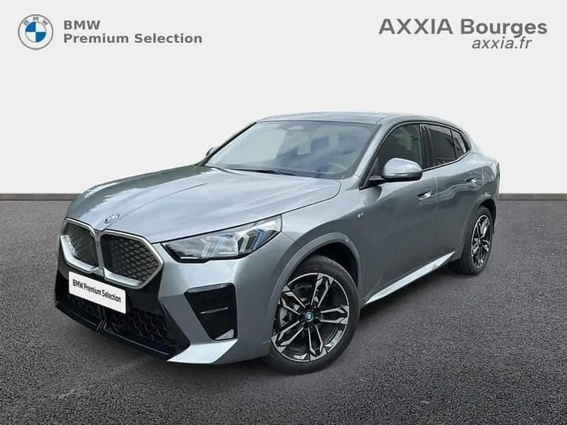 Gris Nouvelle 2025 BMW iX2 M Sport SUV | 46 986 € (Prix juste) - Image 1/4