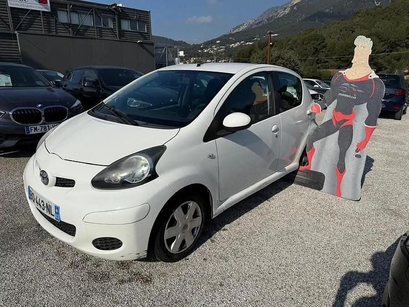 Occasion Toyota Aygo Connect Style 69 ch (50 kW) 2011 Blanc Citadine