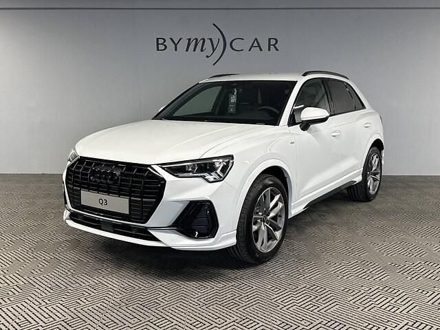 Blanc glacier métallisé Nouvelle 2025 Audi Q3 Black Edition SUV | 49 166 € - Image 1/4