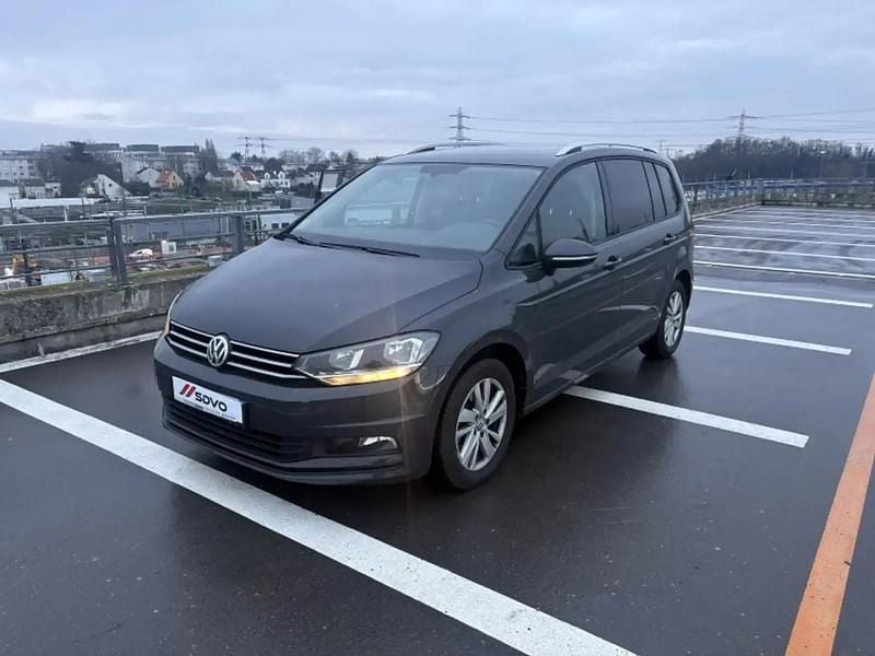 Gris Occasion 2020 VW Touran LOUNGE Monospace | 21 990 € (Bon prix) - Image 1/4