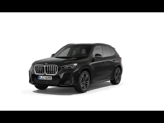 Saphirschwarz métal Nouvelle 2025 BMW X1 M Sport SUV | 60 700 € (Prix cher) - Image 1/4