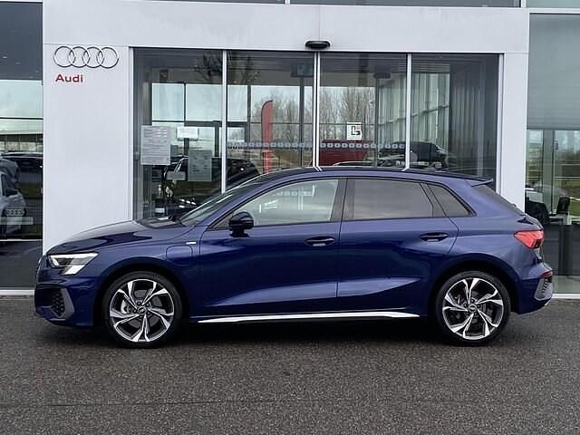 Occasion Audi A3 Sportback e-tron S-Line 150 ch (110 kW) 2023 Bleu navarre métallisé Citadine