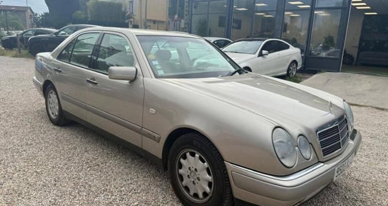 Occasion Mercedes E240 Classic 170 ch (125 kW) 1999 Berline