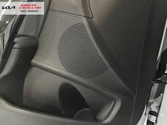 Occasion Kia Ceed 140 ch (102 kW) 2025 Cassa white Citadine