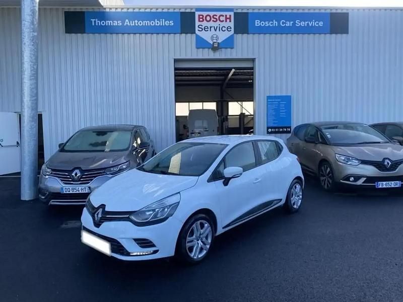 Blanc Occasion 2017 Renault Clio IV Zen Berline | 12 250 € (Prix juste) - Image 1/4