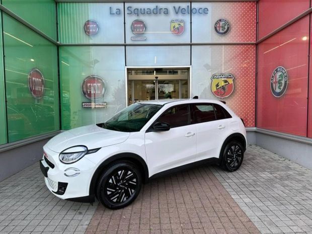 Nouvelle 2025 Fiat 600E Red | 26 990 € (Prix juste) - Image 1/4