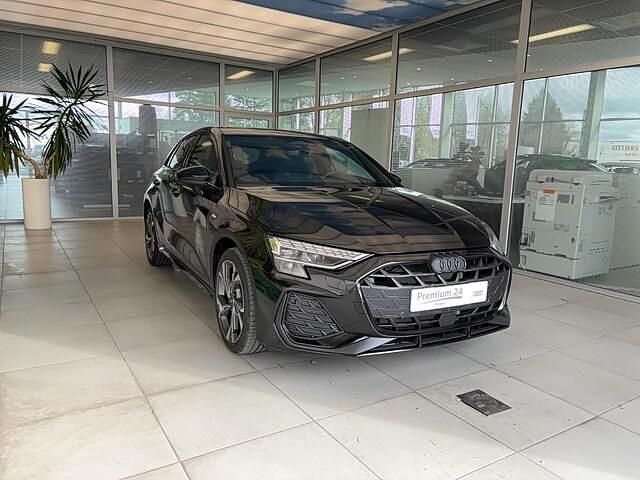 Nouvelle Audi A3 Sportback e-tron S-Line 204 ch (150 kW) 2026 Noir mythique métallisé Citadine