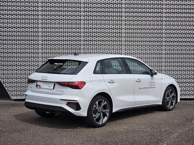 Occasion Audi A3 Sportback e-tron S-Line 150 ch (110 kW) 2024 Blanc glacier métallisé Citadine