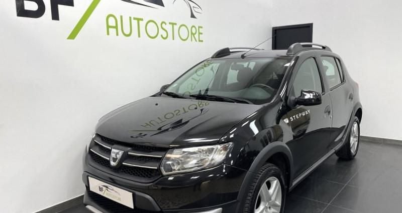 Utilisé 2014 Dacia Sandero Prestige Citadine | 10 490 € (Prix juste) - Image 1/4