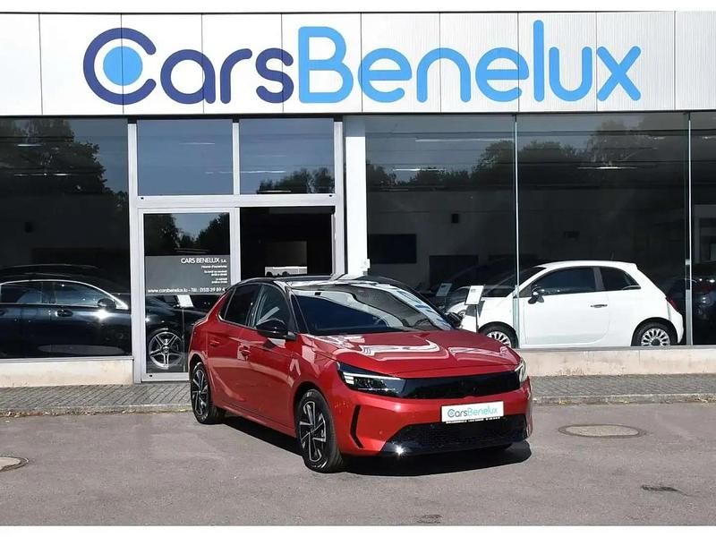 Rouge Utilisé 2024 Opel Corsa Berline | 19 890 € (Prix juste) - Image 1/4