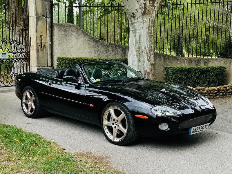 Noir Utilisé 2000 Jaguar XKR Cabriolet | 49 990 € - Image 1/4