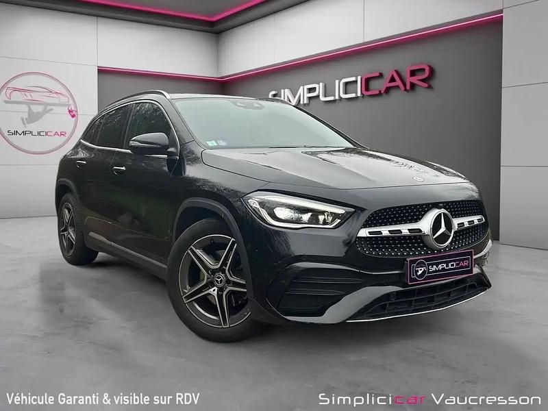 Noir Occasion 2020 Mercedes 200 AMG line Break | 31 950 € - Image 1/4