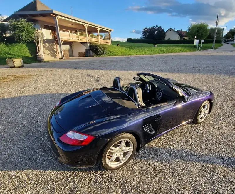 Image 2/4