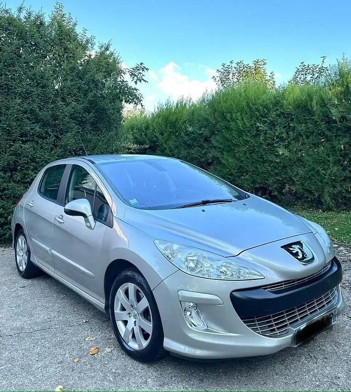 Utilisé 2008 Peugeot 308 Premium Berline | 3 900 € (Super prix) - Image 1/4