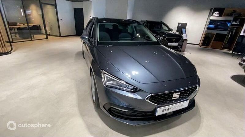 Gris magnétique métal Utilisé 2024 Seat Leon ST Business Break | 25 999 € (Bon prix) - Image 1/4