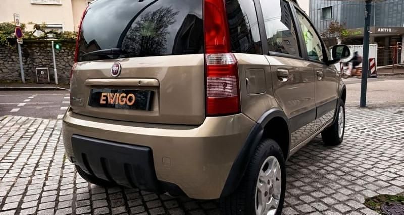 Occasion Fiat Panda 4x4 Climbing 70 ch (51 kW) 2010 Citadine