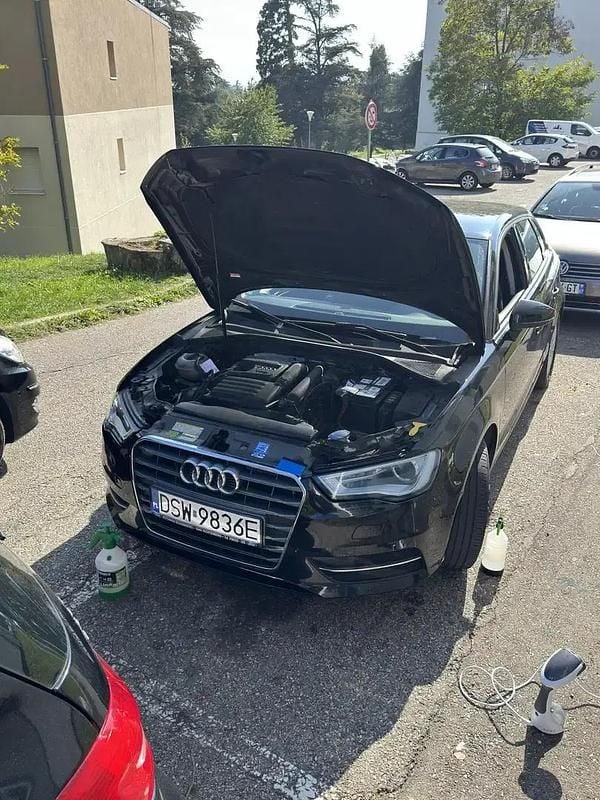 Utilisé 2015 Audi A3 Sportback Ambiente Break | 9 999 € (Prix juste) - Image 1/4